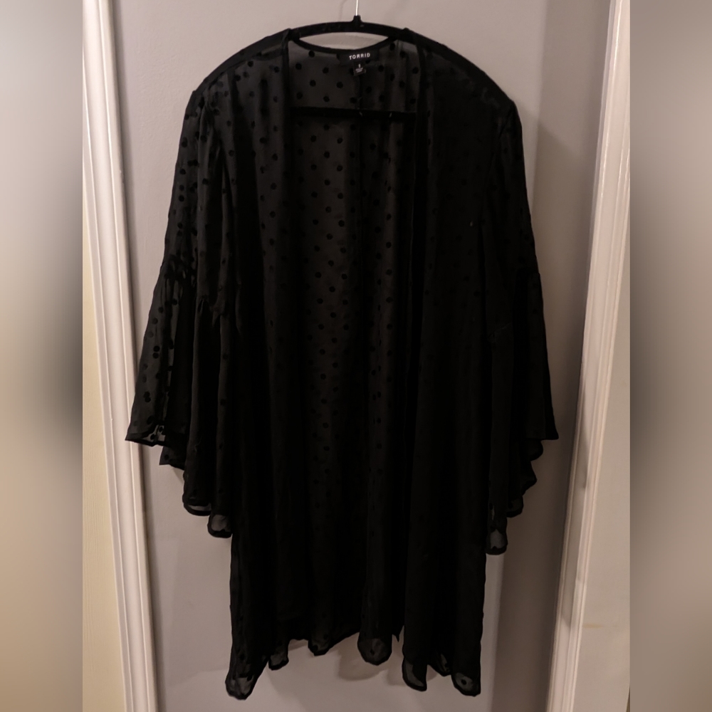 Bell sleeved polkadot